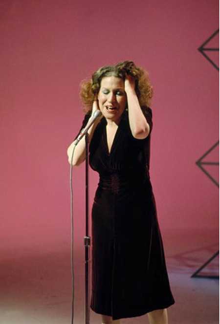 BetteBack Concert Review: Midler is, in a word, astounding ~ January 23, 1973