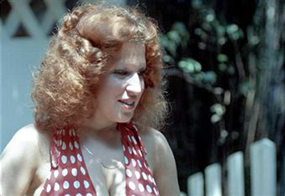 BetteBack: Singer From The Tubs' Hits Nightclub Circuit ~ June 30, 1972