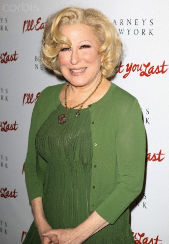 Theater Review: Midlerâ€™s showmanship, charisma and rapport are amazing to behold.