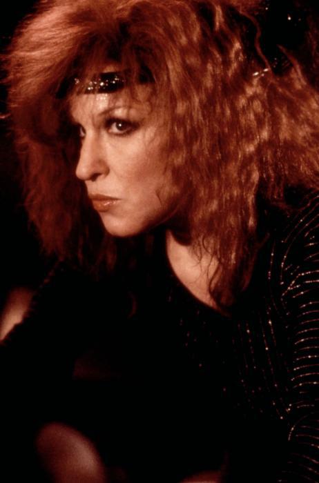 BetteBack June 1986: Bette Is Superb In Ruthless People