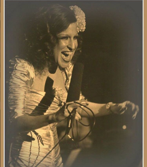 BetteBack January 27, 1974: Celebrities Sing Bette's Praises