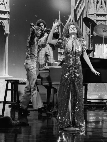Video: Bette Midler and Barry Manilow Chapel Of Love The Baths 1971