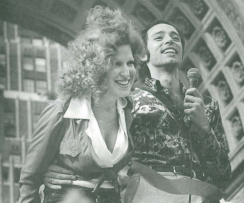 Video: Bette Midler With Barry Manilow - Friends - Gay Pride 1973