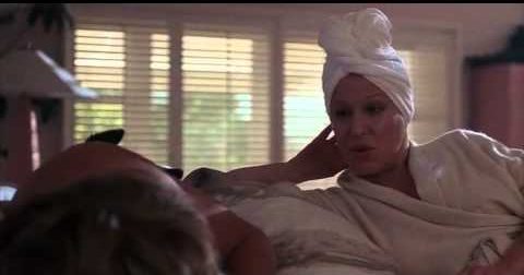Video: Bette Midler - You Belong To Me - "Down And Out In Beverly Hills"