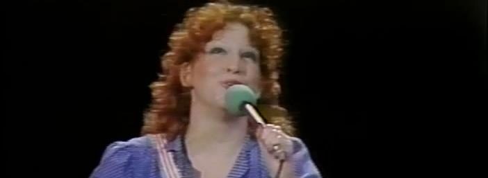 Bette Midler sings Delta Dawn Live