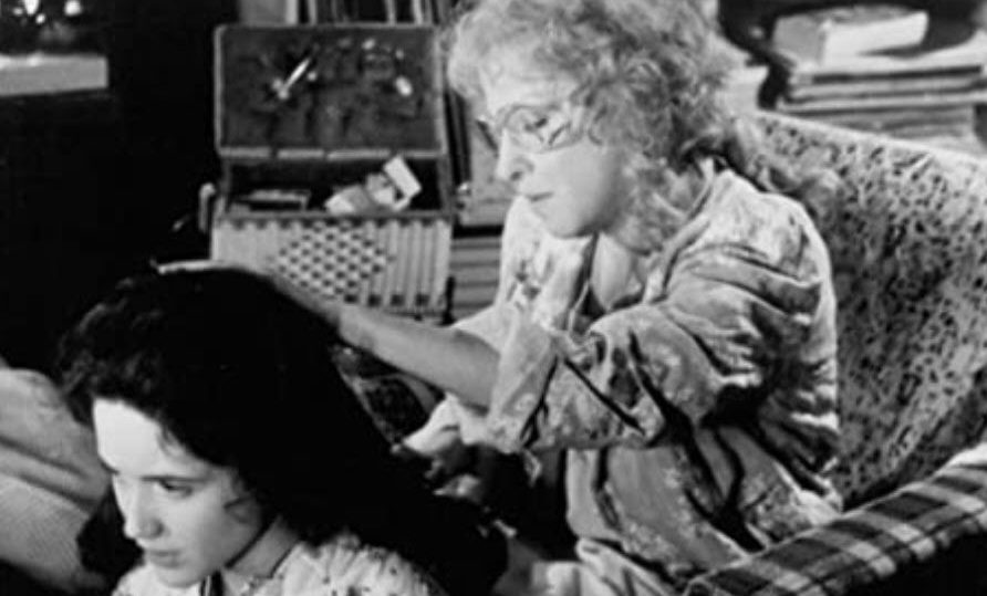 Trini Alvarado and Bette Midler in Stella