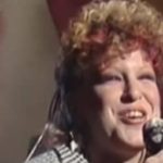 Video: Bette Midler interviewed by Stina Lundberg on the Swedish TV Show Nöjesmaskinen plus 2 music videos - 1984