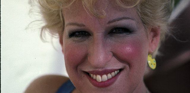 Bette Midler in Jinxed