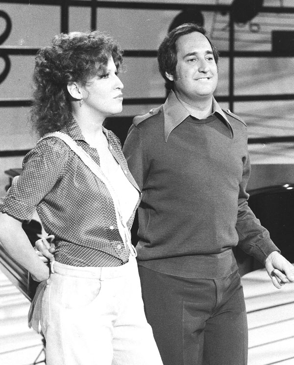  Midler and Sedaka rehearsing