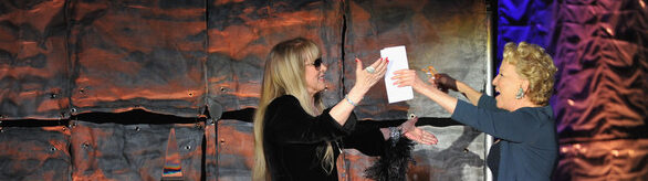 Stevie Nicks Paying Tribute To Bette Midler At The 2012 Songwriters Hall Of Fame