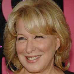 Bette-bette-midler-34378586-2309-3000