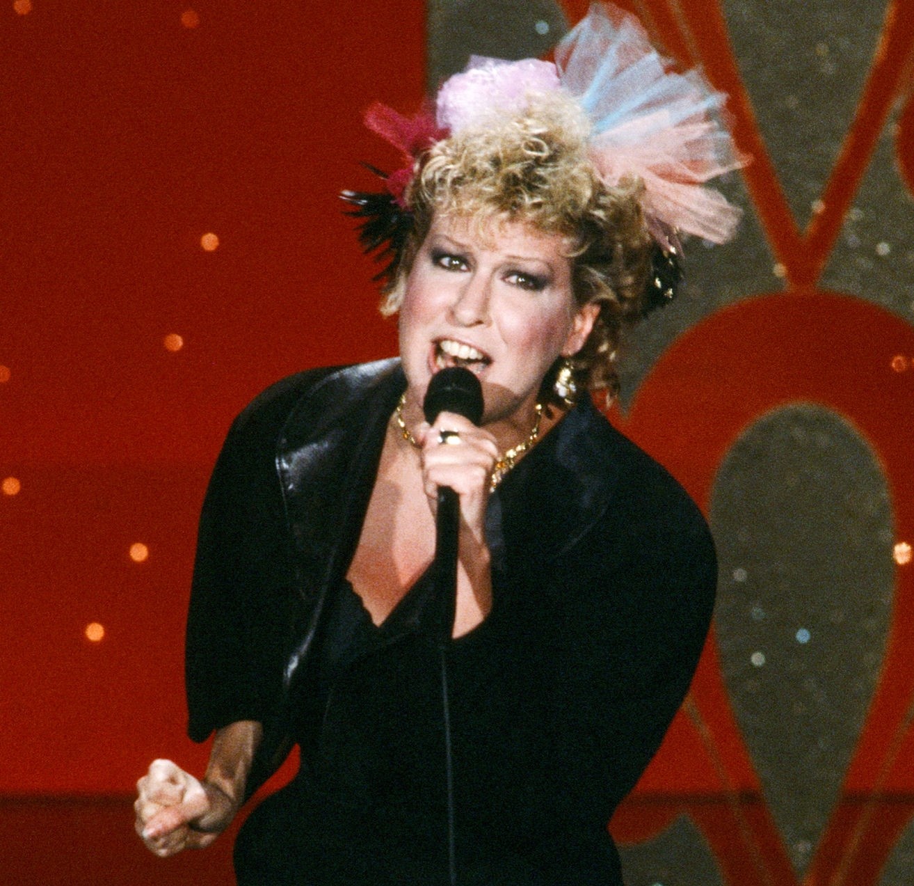 Bette Midler Beast Of Burden on Johnny Carson 1983