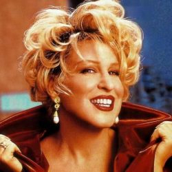 c7448b04c4be3487fbb8f09808317ea0--bette-midler-paraty