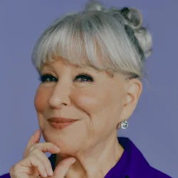 26ST-BETTE-MIDLER-portrait-ztvk-superJumbo