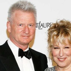 bette-midler-martin-von-haselberg-1-7118fb55dff3424ba719e08e11a5680a